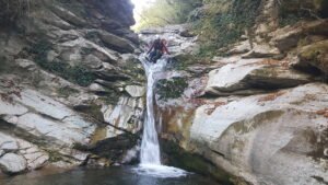 Salto a poza en el Barranco de les Espones