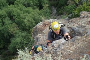 Descubre la emoción de ascender juntos la Roca Carrera, en pleno corazón del Valle de Boí