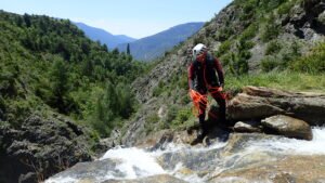 Descenso guiado por la garganta del Barranco Gordo