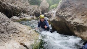 Tobogán natural en el barranco de iniciación Río Blanco, Valle de Isabena