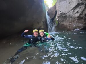 Una pareja en el Barranco de Erta