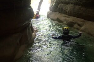 Pasillo inundado en el barranco de Forcos